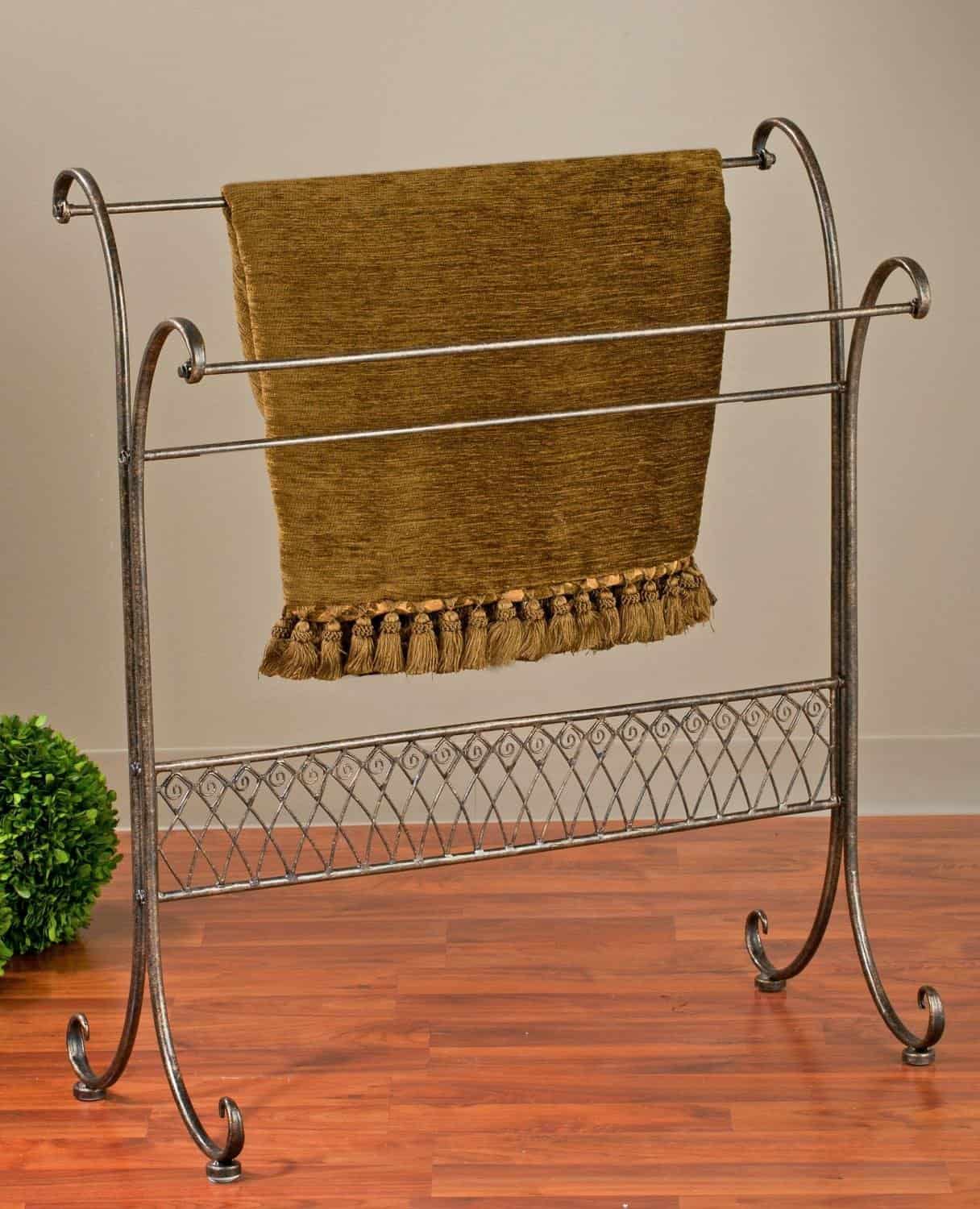Top 31 Outstanding Towel Hangers for Bathroom fancyhomedecor.blogspot._com__2013_05_01_archive._html