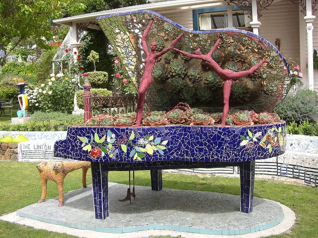 26 DIY Inventive Ideas how to Repurpose Old Pianos flickr._com__photos__a_l_gawith__427857976__