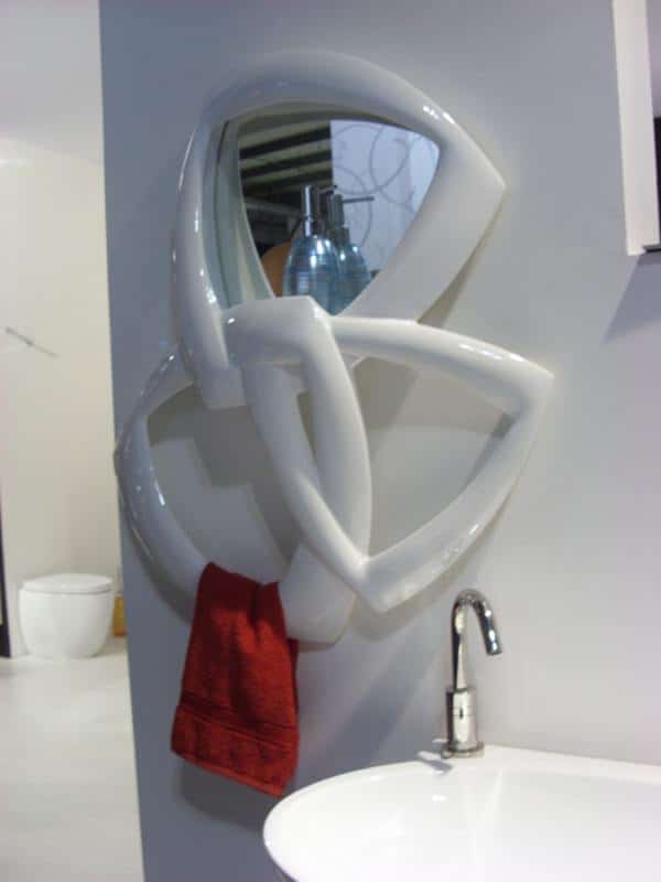 freshome._com_2010_04_22_cool-bathroom-shelf-and-towel-hanger-milan-2010_