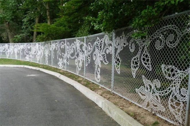 12 Creative and Unusual DIY Fences hausblog14.ch_index._php_maschendrahtzaun-design_