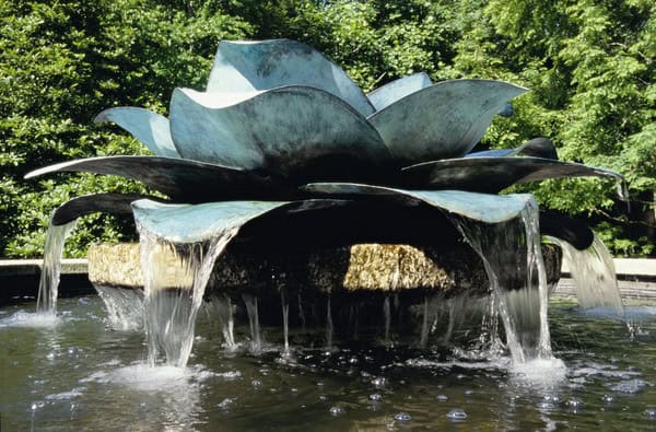 20 Wonderful Garden Fountains