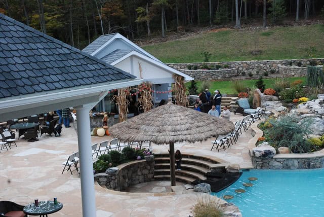 22 Breathtaking Pool-Side Bar Ideas landandwaterdesign._com