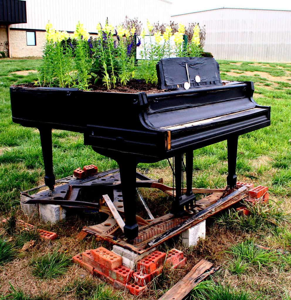 26 DIY Inventive Ideas how to Repurpose Old Pianos .mypianofriends.comold...but-not-out.-104.html