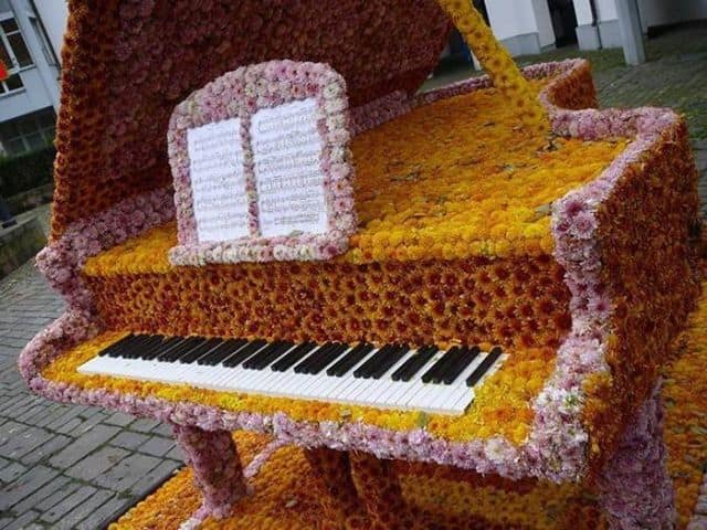 26 DIY Inventive Ideas how to Repurpose Old Pianos theblogfarm._com_chrysanthemum-festivals-from-around-the-world_
