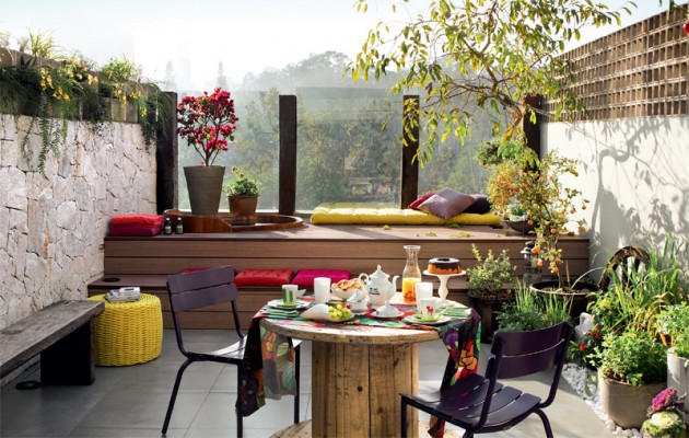 25 Charming Balcony Gardens