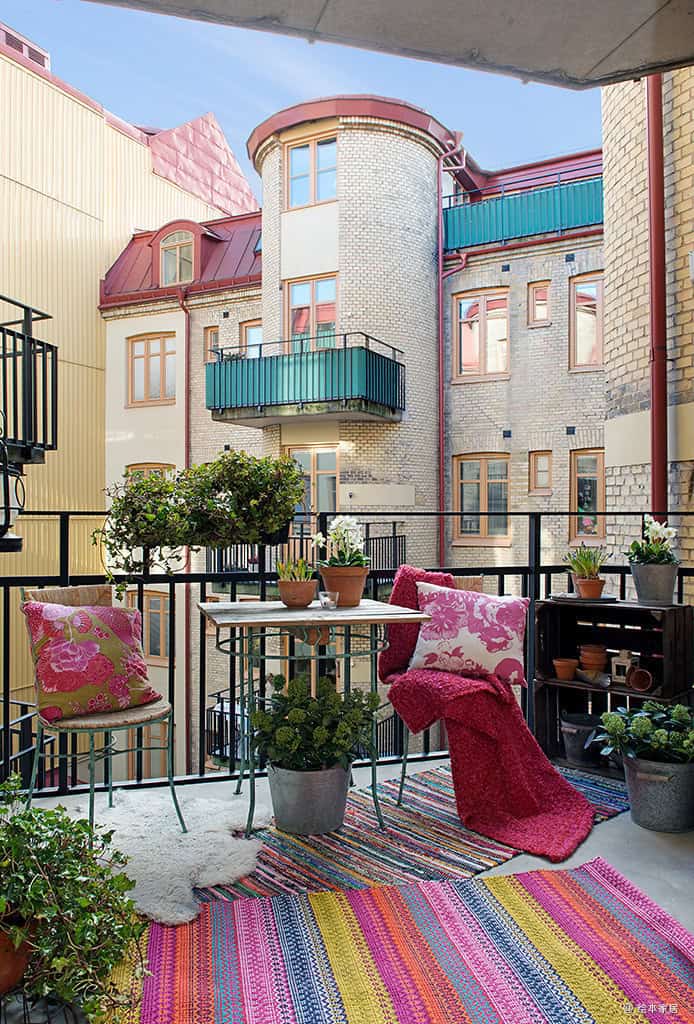 25 Charming Balcony Gardens 13