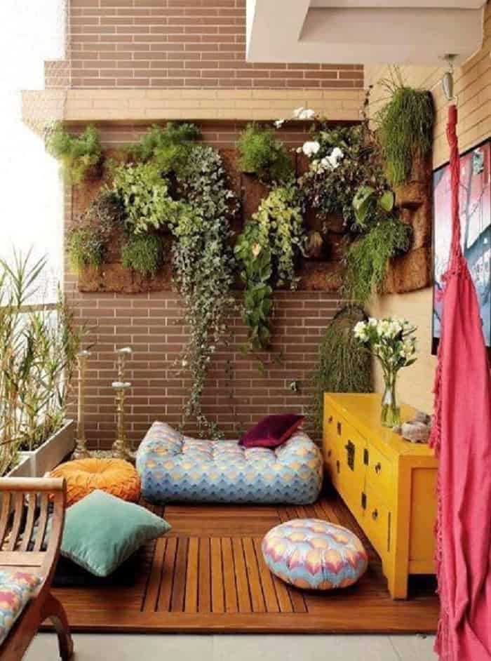 25 Charming Balcony Gardens 16