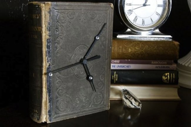 20 Repurposed DIY Vintage Books Ideas 2