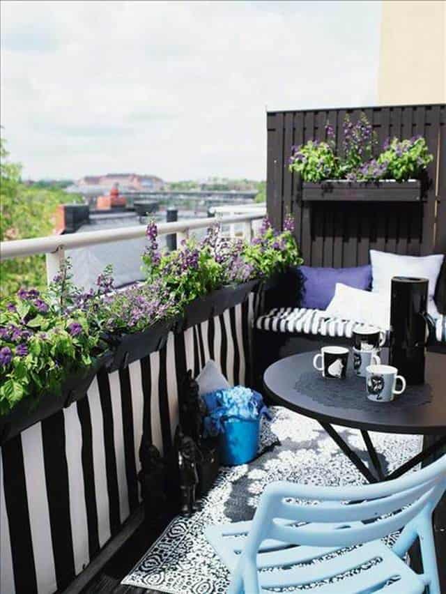 25 Charming Balcony Gardens 8
