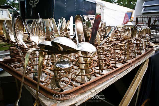 5. Fancy springs holders for dishes. 88