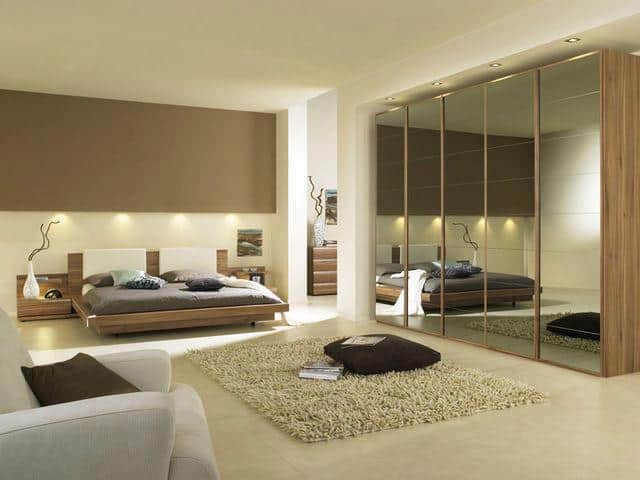 15 Ideas of Ultra Modern Mirror-Covered Furniture desicorner._net_home-decoration_249958-stylish-n-comfortable-bedroom-furniture._html