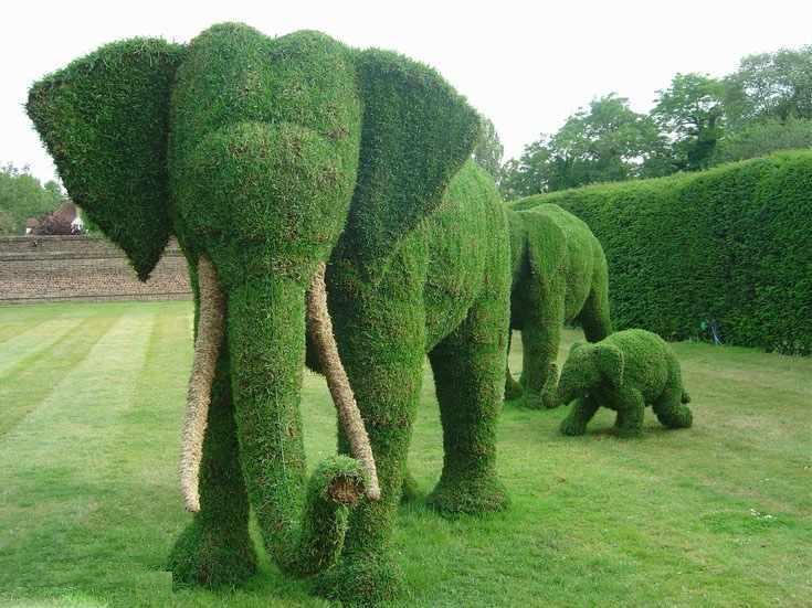 22 Marvelous Grass Sculptures miscellaneous-strong.blogspot._com_2010_07_beautiful-moss-art-and-grass-art._html