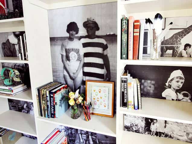22 Lovely DIY Ways to Display Your Family Photos pianetadonna._it_foto_gallery_fai-da-te_foto-di-famiglia-in-casa_foto-di-famiglia-nella-libreria._html