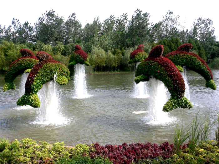 22 Marvelous Grass Sculptures pixdaus._com_six-dolphins-dolphins_items_view_95231_