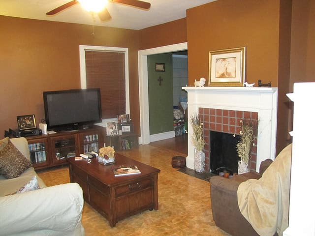 40 Phenomenal DIY Wood Home Decorations talltalesfromasmalltown.blogspot._com_2013_03_home-improvements-living-room-before.__html