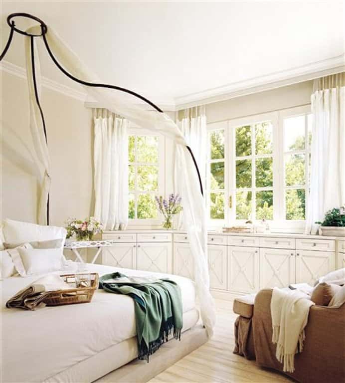 33 Incredible White Canopy Bedroom Ideas 10