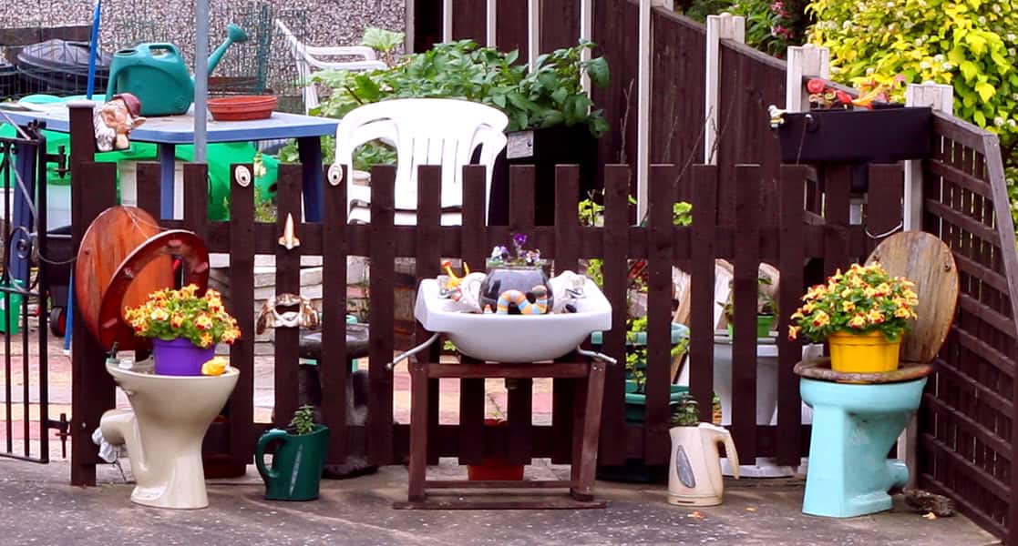 30 Fascinating Low-Budget DIY Garden Pots 28