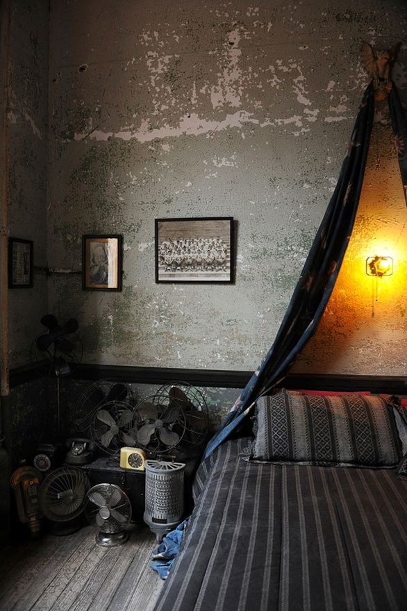 30 Cool Grunge Interior Designs