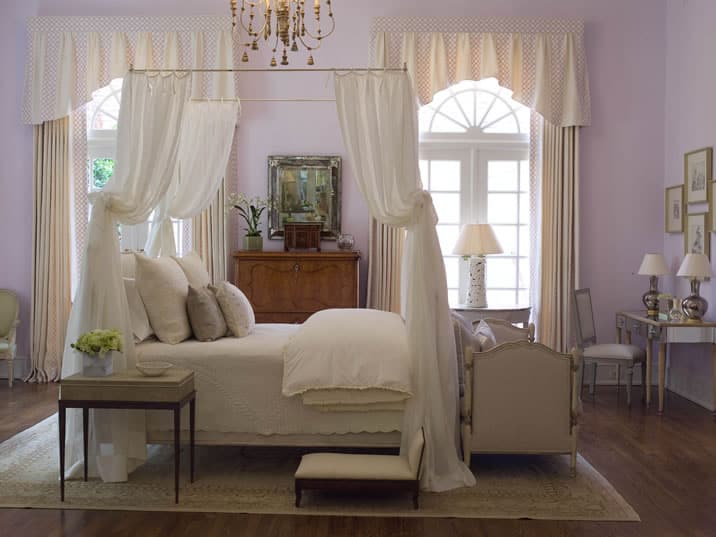 33 Incredible White Canopy Bedroom Ideas 4