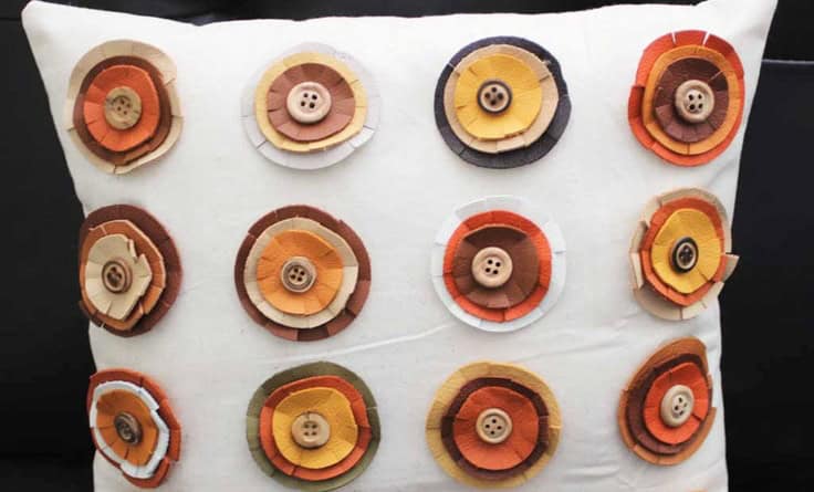 30 Creative DIY Fall Buttons Craft Ideas 15