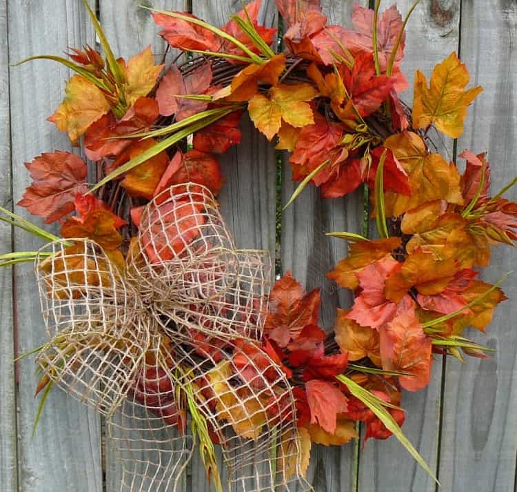 DIY wreath with dried flowers and fall foliage