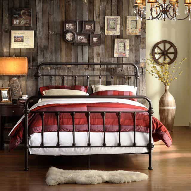 40 Vintage Iron Beds 20