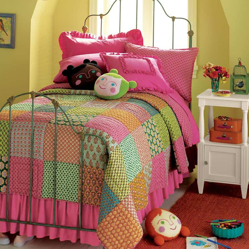 40 Vintage Iron Beds 25