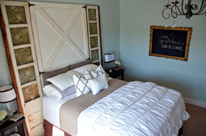 38 Creative DIY Vintage Headboard Ideas 27