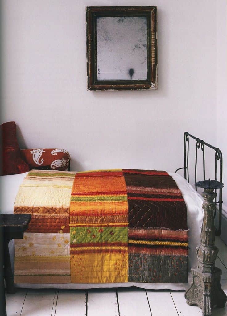 40 Vintage Iron Beds 31