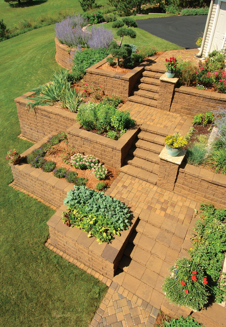 25 Wonderful Examples of Terraced Front Yard Gardens