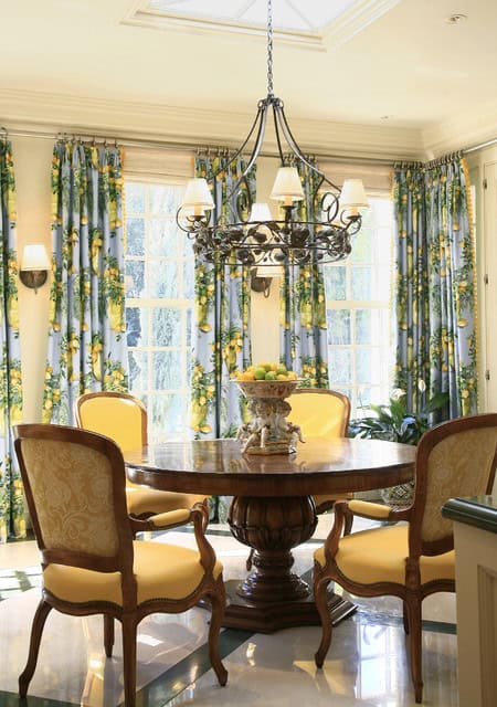 28 Sleek English Country Dining Room Design Ideas