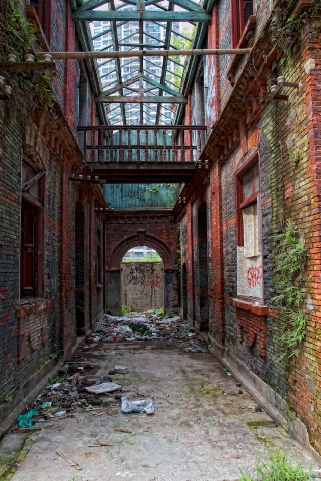 30 Fascinating Abandoned Buildings
