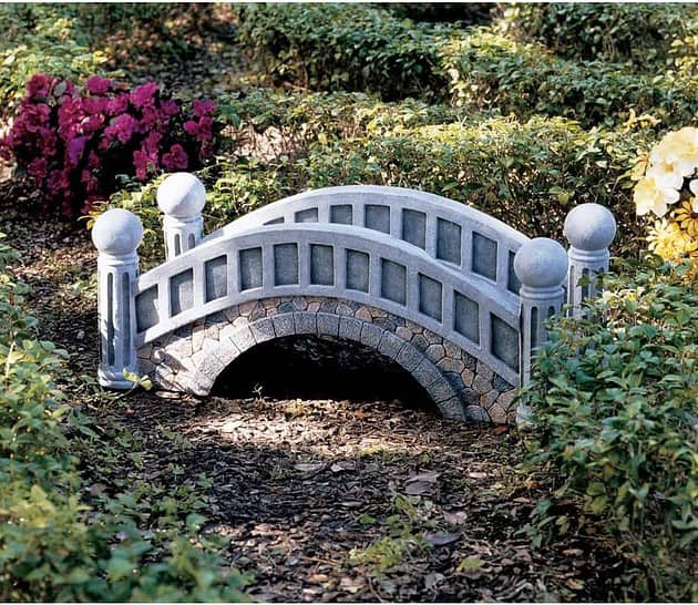 18 Small and Beautiful Fairy Tale Garden Bridges (11)