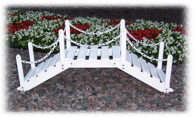 18 Small and Beautiful Fairy Tale Garden Bridges (14)