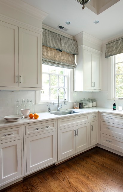 30 Impressive Kitchen Window Treatment Ideas