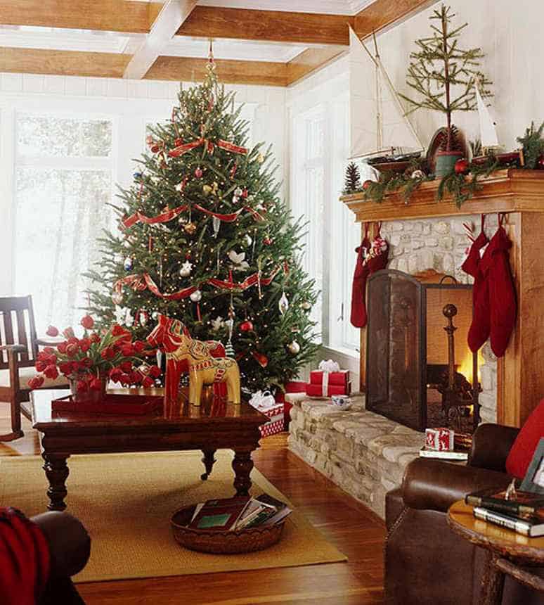30 Cheerful Christmas Interior Designs 19
