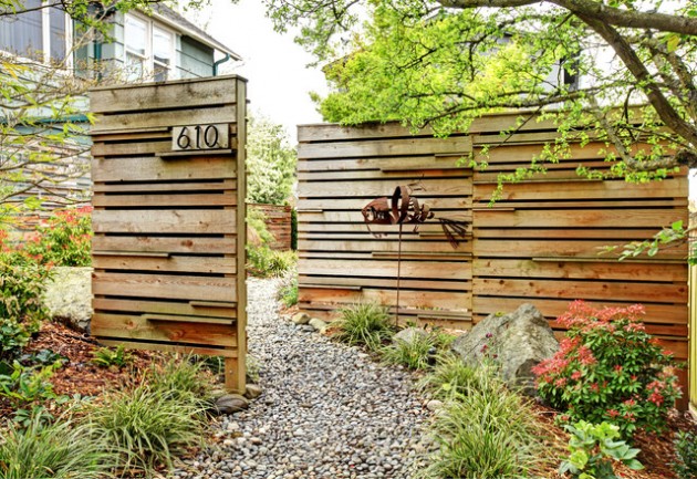 26 Adorable Wooden Fences For Your Yard