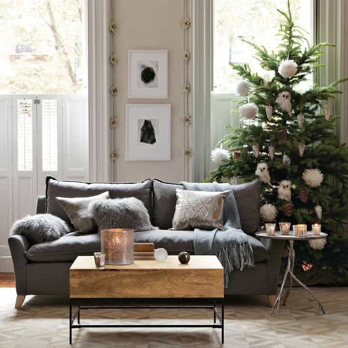 30 Cheerful Christmas Interior Designs 21