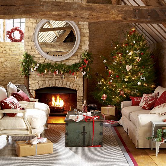 30 Cheerful Christmas Interior Designs
