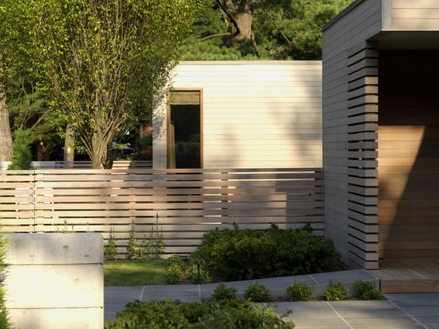 26 Adorable Wooden Fences For Your Yard 3