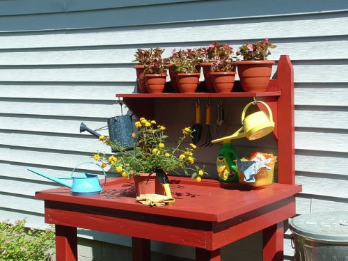 25 Cool DIY Garden Potting Table Ideas