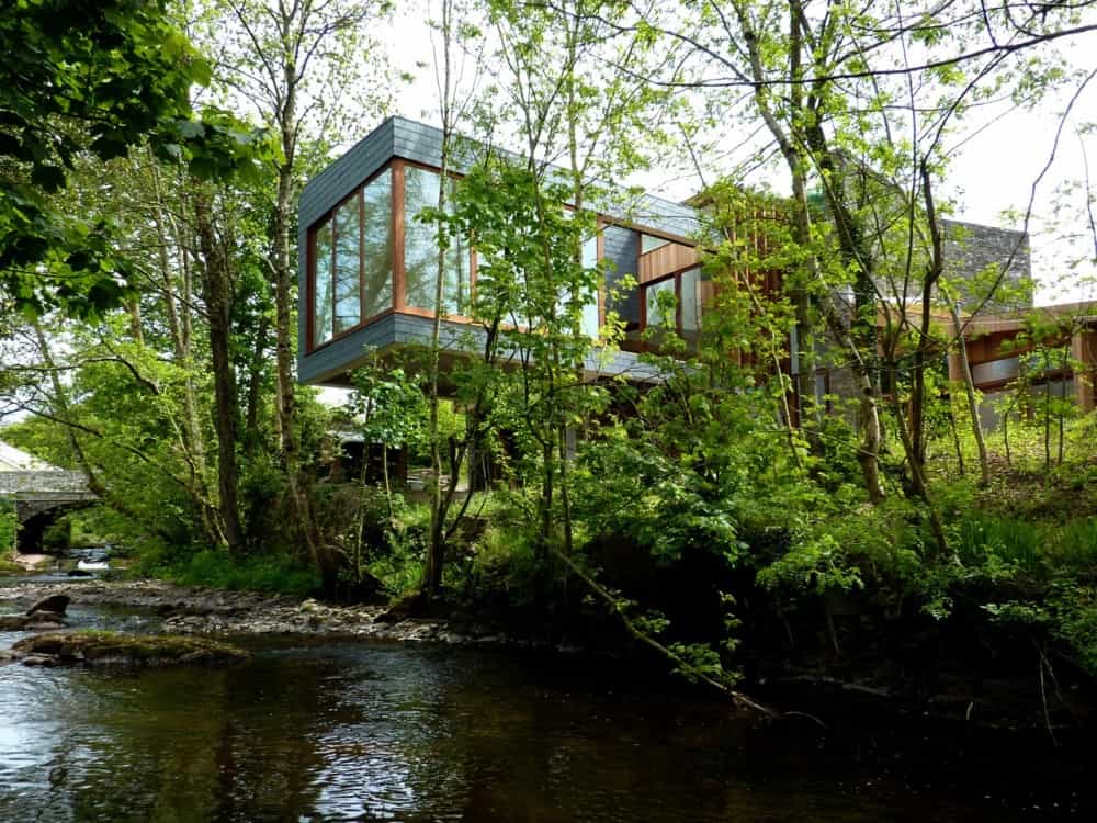 30 Charming Houses in the Woods 9