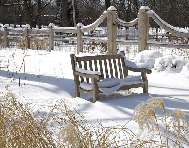 26 Adorable Wooden Fences For Your Yard 9