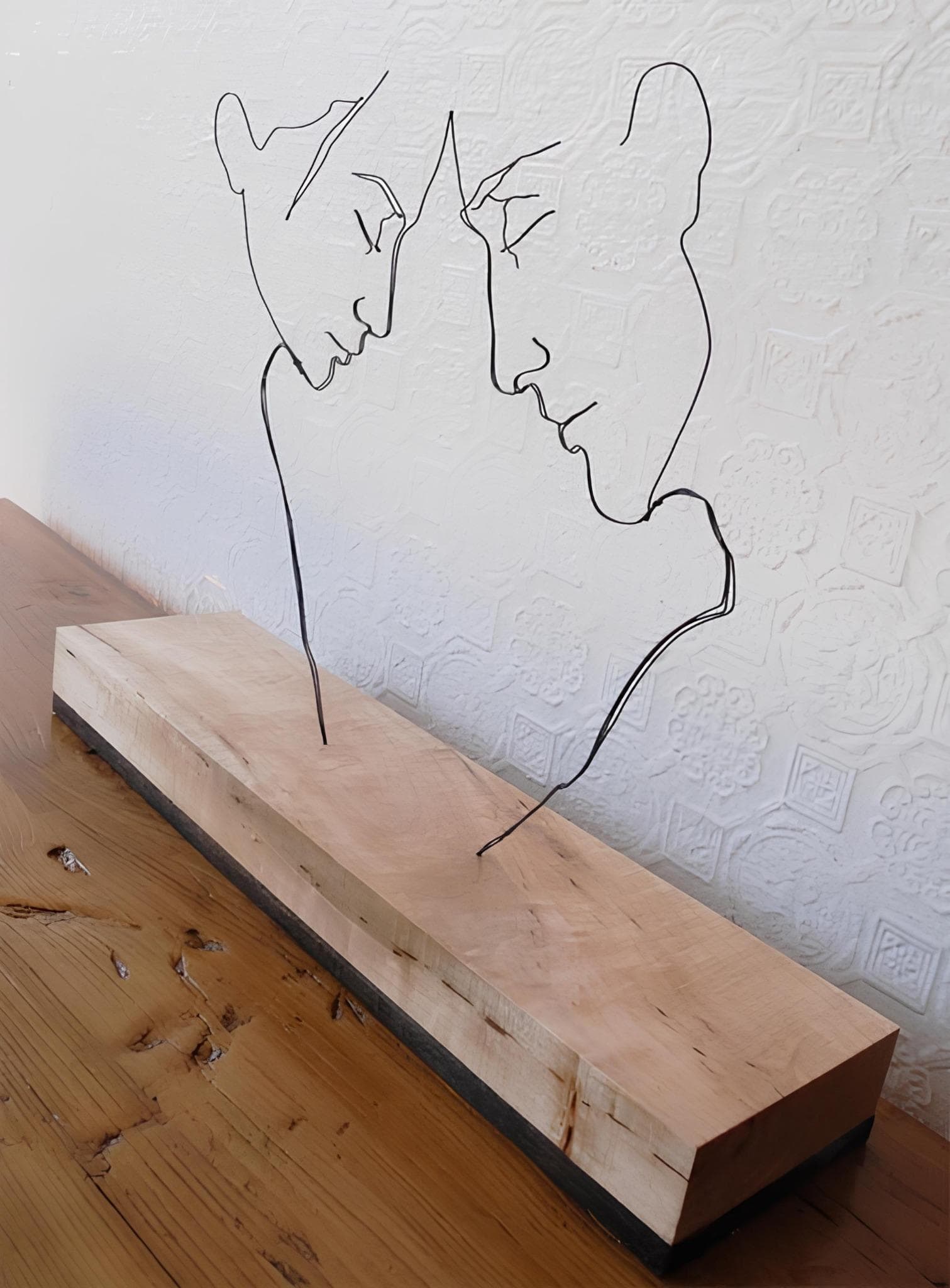 Wire Outline Couple Face Sculpture