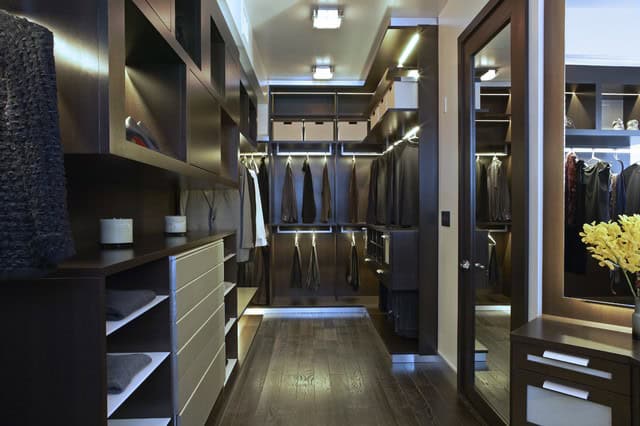30 Fantastic Walk-In Closet Designs for Your Home Improvement 12