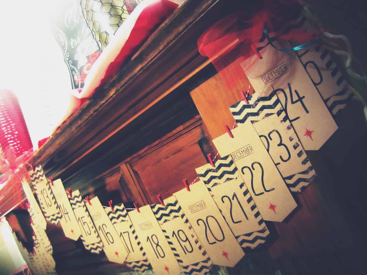 Christmas Countdown Advent Banner 15 Creative Christmas Banner Ideas (5)