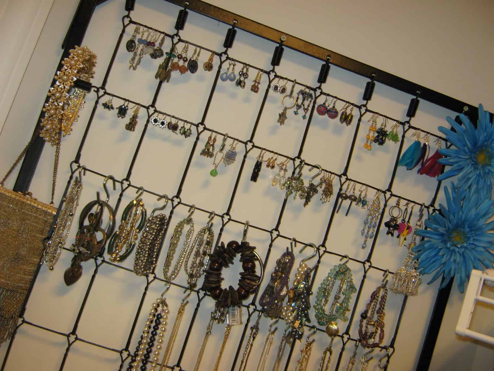 28 Inspirational Ways How to Repurpose Old Baby's Cribs