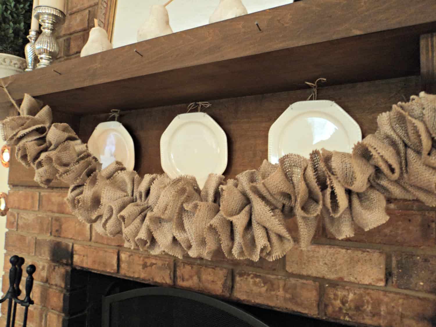 18 Creative Handmade Christmas Garland Examples (1) 18 Creative Handmade Christmas Garland Examples (1)