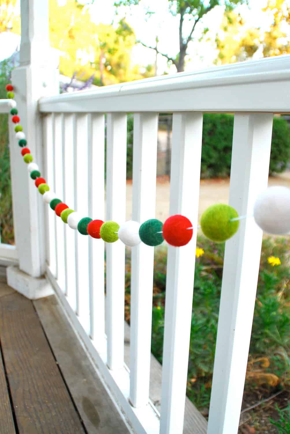 18 Creative Handmade Christmas Garland Examples