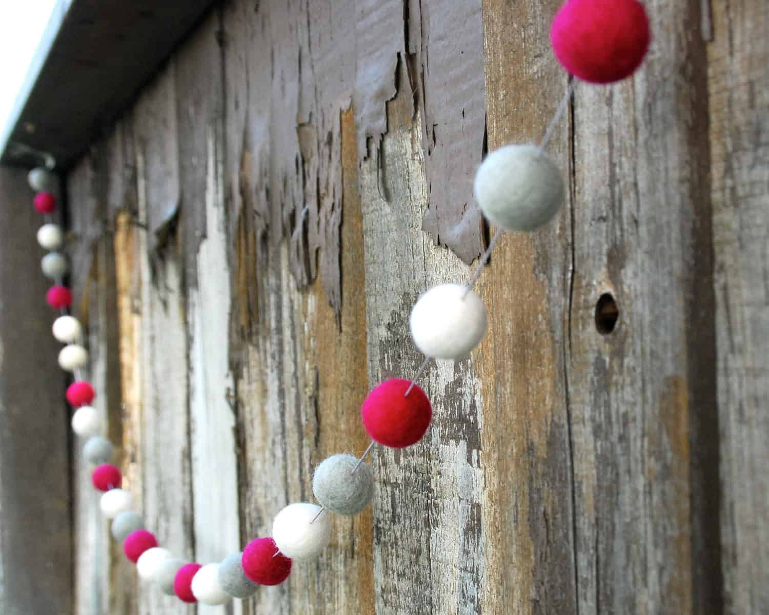 Felt Ball Christmas Garland 18 Creative Handmade Christmas Garland Examples (2)